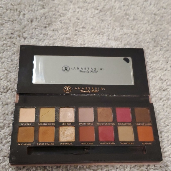 Anastasia Beverly Hills Modern Renaissance Palette - Picture 1 of 2